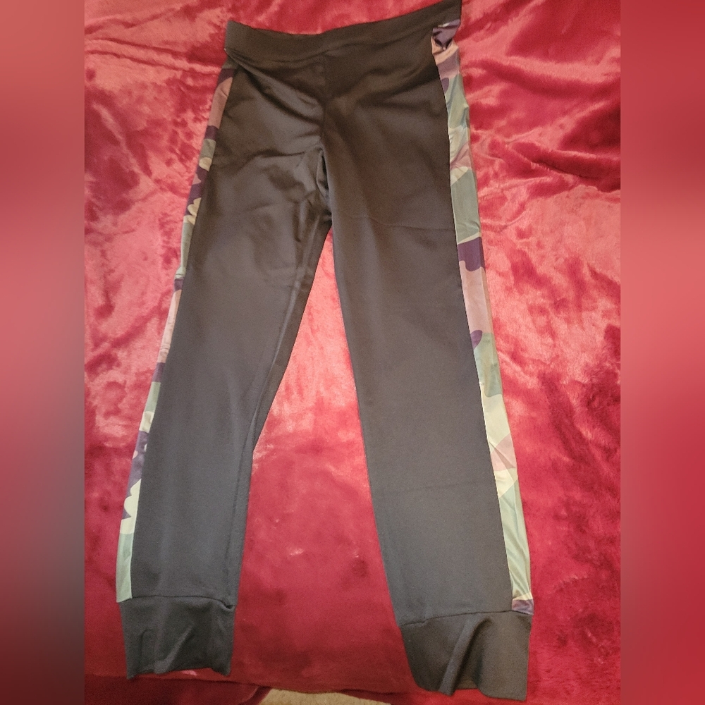 "Chic" Black and Camouflage Women's Top & Leggings Set